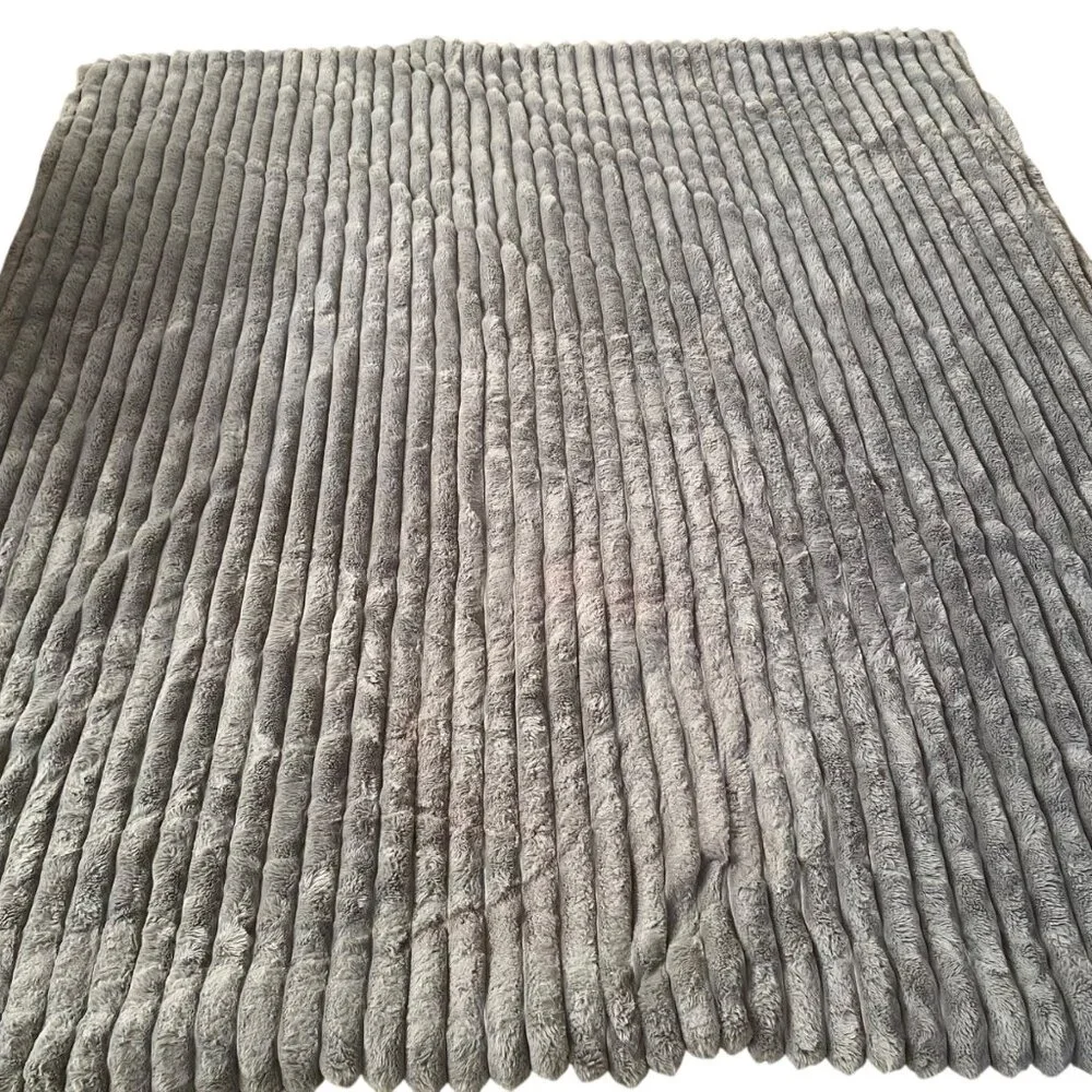 Frye Luxe Faux‎ Fur Plush King Size Blanket Gray Ribbed Textured Heavy Defects